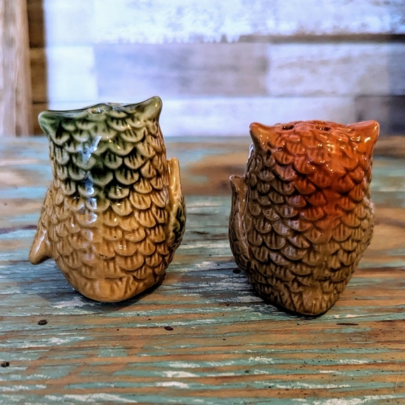 Cracker Barrel Whimsical Owl Set of Salt and Pepper Shakers - Picture 5 of 9